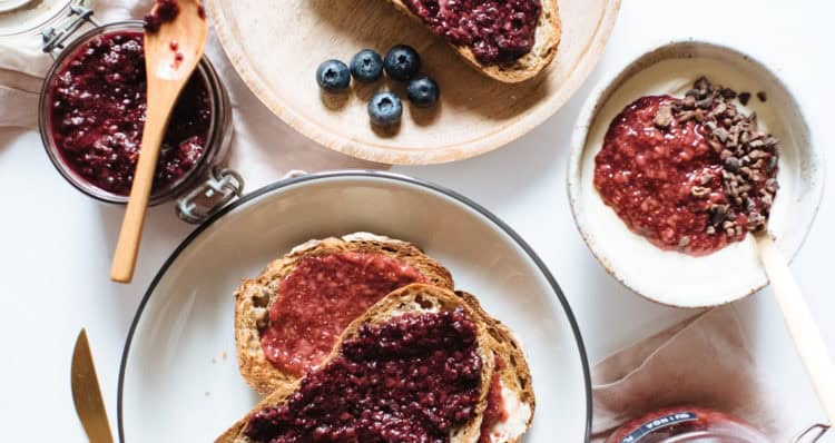 Berry Chia Jam Recept | Een paar en een reserve Berry Chia Jam Recept | Een paar en een reserve