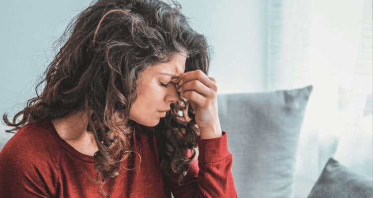 Hormonale hoofdpijn en migraine bekijk de gids over de invloeden en oogzenuwpijn nu