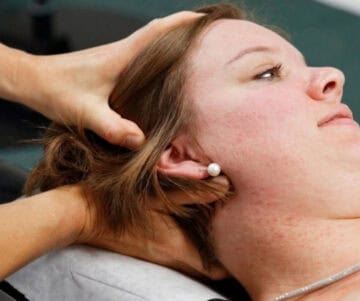 Drukkende hoofdpijn voorhoofd: oorzaken, symptomen en effectieve verlichting